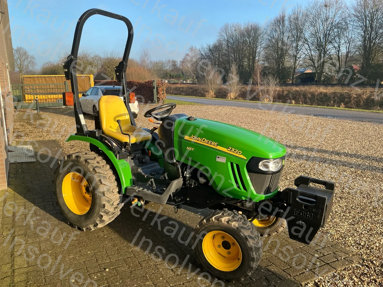 John Deere 2320